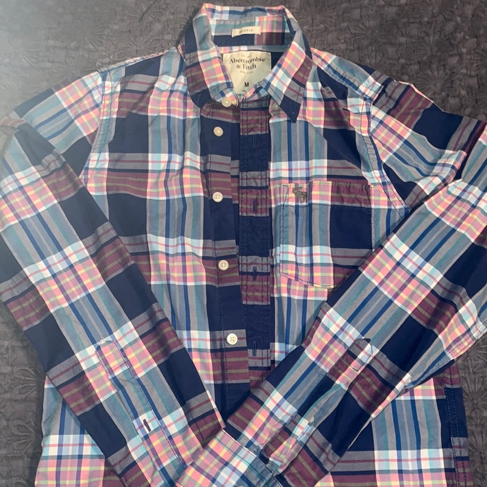 Abercrombie and Fitch button down dress shirt. Size M.